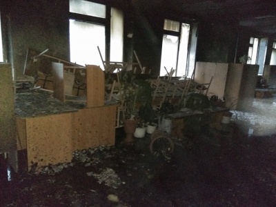 У чернівецькій школі, де сталася пожежа, повністю вигорів клас і коридор (ФОТО)