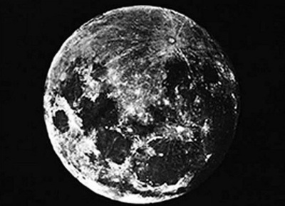 Цей день в історії: в Росії дозволили бити дворян та перша фотозйомка Місяця