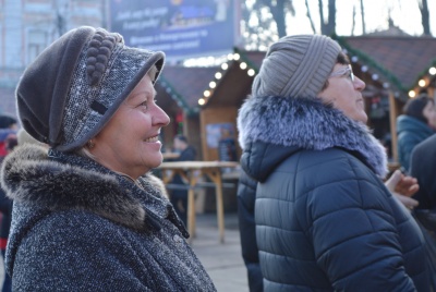 У Чернівцях на Соборній площі для дітей влаштували новорічні розваги (ФОТО)