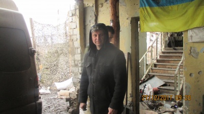Чернівецький волонтер возив на передову гостинці бійцям (ФОТО)