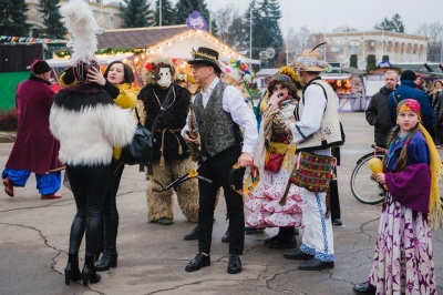 Музиканти з Чернівців виступили в «Караоке на Майдані» та запросили передачу на фестиваль Маланок