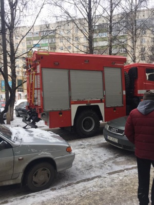 У Чернівцях рятувальники погасили пожежу в багатоповерхівці: на 9 поверсі горіла електрощитова