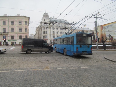 У центрі Чернівців уже перекрили рух для фестивалю маланок