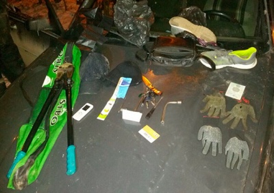 У Чернівцях поліція затримала двох місцевих жителів, які викрадали акумулятори з вантажівок