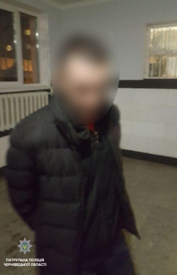 Вдосвіта у Чернівцях затримали п'яного за кермом, який відмовився показати документи
