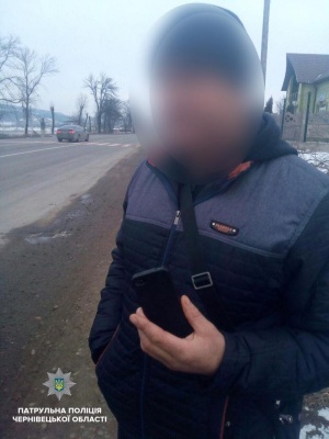 У Чернівцях поліцейські знайшли і повернули власнику втрачені гроші й квитки на потяг