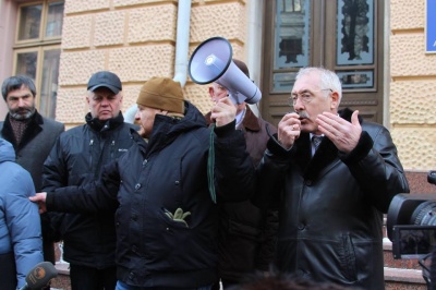 Військові пенсіонери, що пікетували Чернівецьку ОДА, обіцяють продовжувати схожі акції протесту