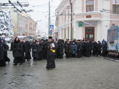 У Чернівцях сотні монахів та монашок молилися за мир (ФОТО)