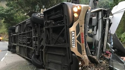 У Гонконзі пасажирський автобус потрапив у жахливу аварію: щонайменше 19 людей загинуло (ФОТО)