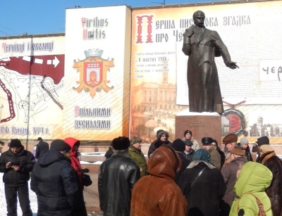 У Чернівцях десятки жителів на мітингу висловили обурення з приводу побиття поліцією активістів під Радою