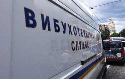 У Чернівцях поліція шукала вибухівку в залишеному пакеті у Садгорі