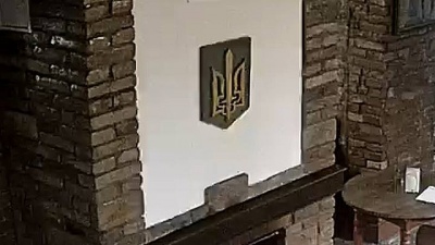 З України видворено поляка, який спалив тризуб у каміні ресторану