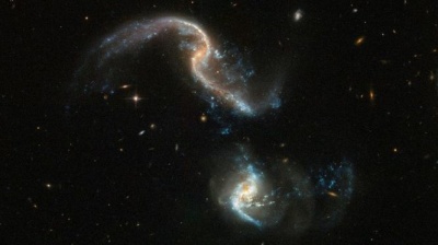 Космічний телескоп Hubble сфотографував злиття двох галактик 