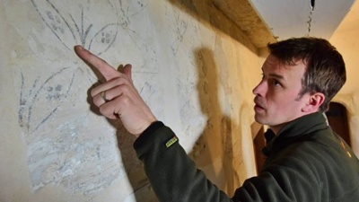 У британському замку знайшли унікальні стародавні розписи: фото