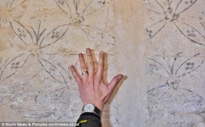 У британському замку знайшли унікальні стародавні розписи: фото
