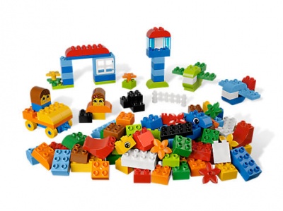 Першокласники отримують безкоштовні набори конструкторів LEGO