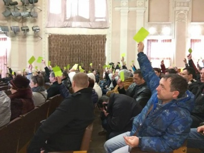 На зборах з відкликання 6 депутатів міськради зареєструвалися 315 жителів Чернівців