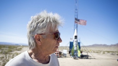 Американець здійснив перший політ на власній ракеті, щоб довести, що Земля пласка (ВІДЕО)