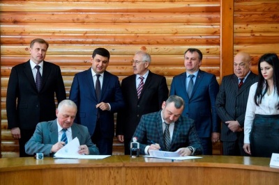 Декларації посадовців і передача земель громадам. Головні новини Буковини 1 квітня