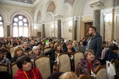 До Чернівців на (не)конференцію Міні-EdCamp з’їхались приблизно 300 вчителів з усієї України