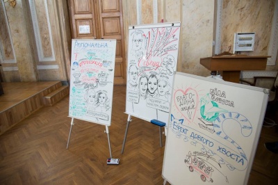 До Чернівців на (не)конференцію Міні-EdCamp з’їхались приблизно 300 вчителів з усієї України