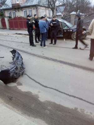 У Черніцях зіткнулися дві автівки: водійку однієї з машин забрали до лікарні (ФОТО)