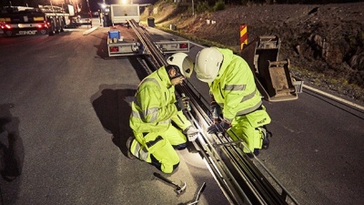У Швеції відкрили дорогу, яка заряджає електромобілі на ходу