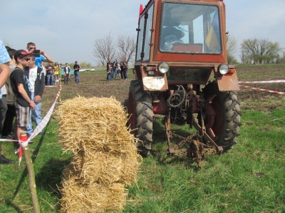 У Чернівецькій області відбулись тракторні гонки (ФОТО)