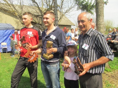 У Чернівецькій області відбулись тракторні гонки (ФОТО)