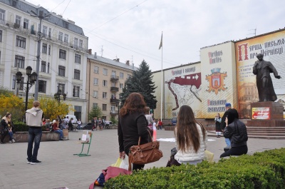 У центрі Чернівців відбувся традиційний благодійний концерт «Подаруй дитині життя»