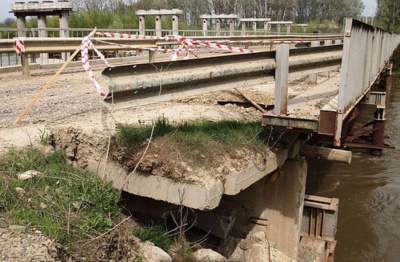 Пошкоджений на Буковині тимчасовий міст відновлять за декілька днів