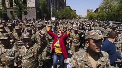 У Єревані до протестів приєдналися військові