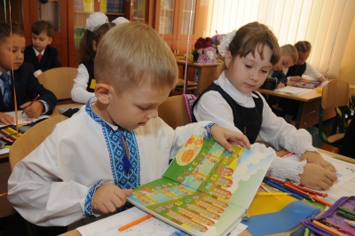 Мер Чернівців повідомив, чому виконком відмовляється затверджувати території з обслуговування шкіл міста
