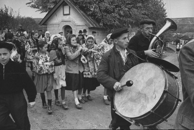 ЗМІ показали історичні фото, чим жили села Буковини у 1960 році