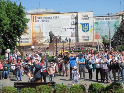 У Чернівцях - туристичний бум: гості приїжджають з-за кордону цілими родинами (ФОТО)