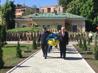 У Чернівцях урочисто відкрили пам’ятну стелу «Прикордонникам усіх поколінь»