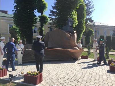 У Чернівцях урочисто відкрили пам’ятну стелу «Прикордонникам усіх поколінь»