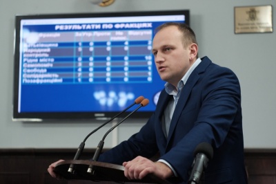 Падіння зі скелі та бійка у військовій частині. Головні новини Буковини 7 травня