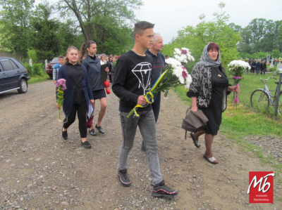 Хлопців не забули: у Банилові освятили пам’ятники двом загиблим бійцям - фото