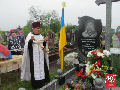 Хлопців не забули: у Банилові освятили пам’ятники двом загиблим бійцям - фото