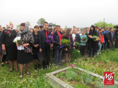 Хлопців не забули: у Банилові освятили пам’ятники двом загиблим бійцям - фото