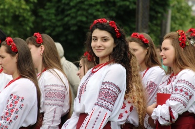 У Чернівцях на Алеї вічної слави й пошани висадили дуб на честь загиблого Володимира Анадимба