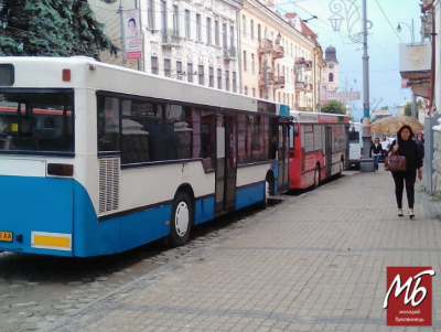 Зустріч мера з перевізниками та смерть буковинця в ДТП. Головні події Буковини за 18 травня