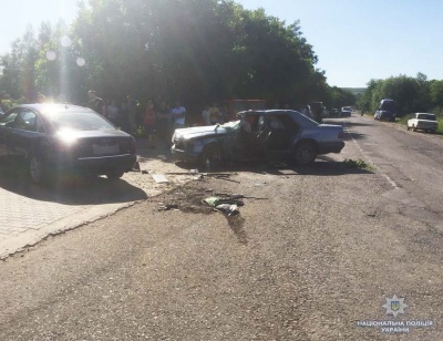 ДТП у Колінківцях: неповнолітніх водія і пасажира у комі забрала "швидка"