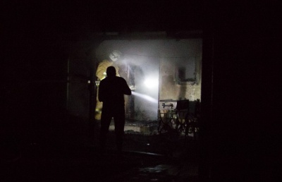 Пошкоджено дах та майно: у Сторожинці вночі горіла господарська будівля - фото, відео