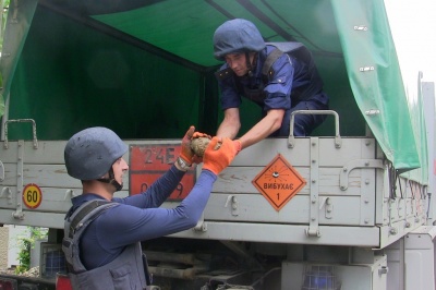 На Буковині біля будинку знайшли три артснаряди часів Першої світової війни - фото