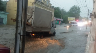 Негода на Буковині. Синоптики розповіли, яке місто найбільше постраждало від вітру і дощу