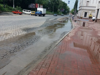 Негода у Чернівцях. На залізничному вокзалі оговтуються від повені - відео