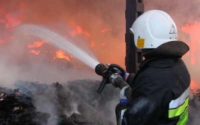 На Буковині під час приготування їжі загорілась будівля