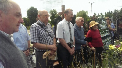 У Чернівцях попрощалися з головою обласної спілки письменників Василем Довгим - фото